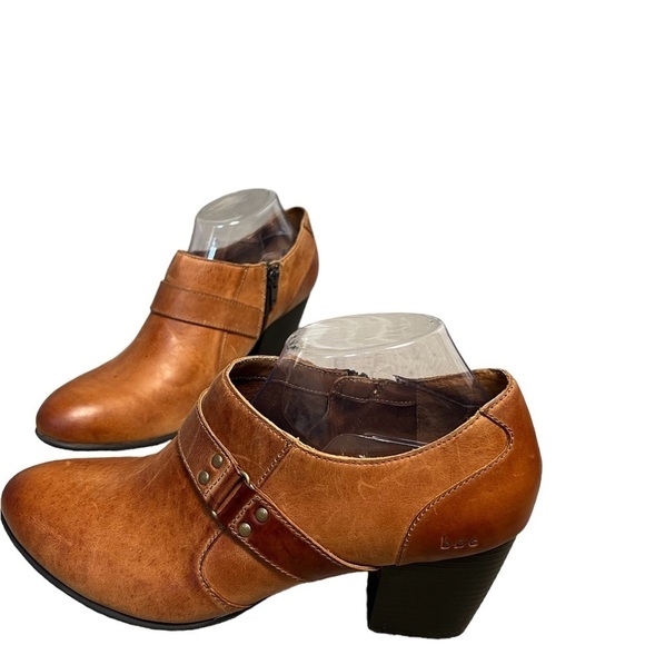 b.o.c. Shoes - B.O.C. Camel Leader Block heel bootie